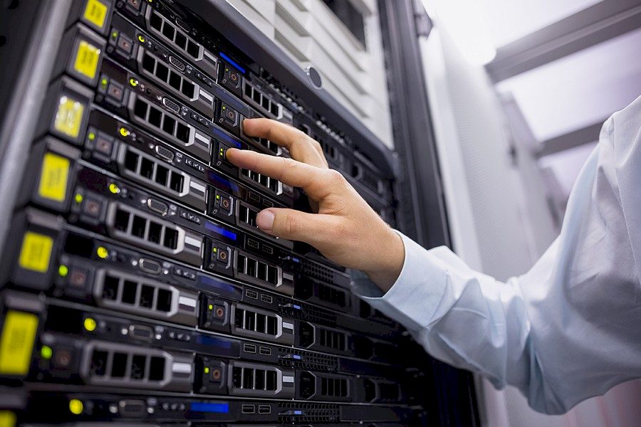 Installationen, Wartungen, Backup-Management, Cloud-Services, Monitoring sowie Hard- und Software – zuverlässige IT-Lösungen aus einer Hand.
